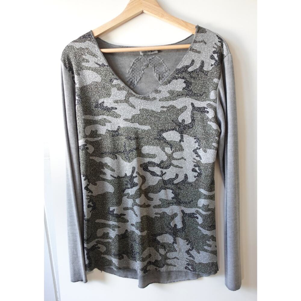 Made In Italy Top Medium Gray Camouflage Glitter Metallic Angel Wings Chrome Tee